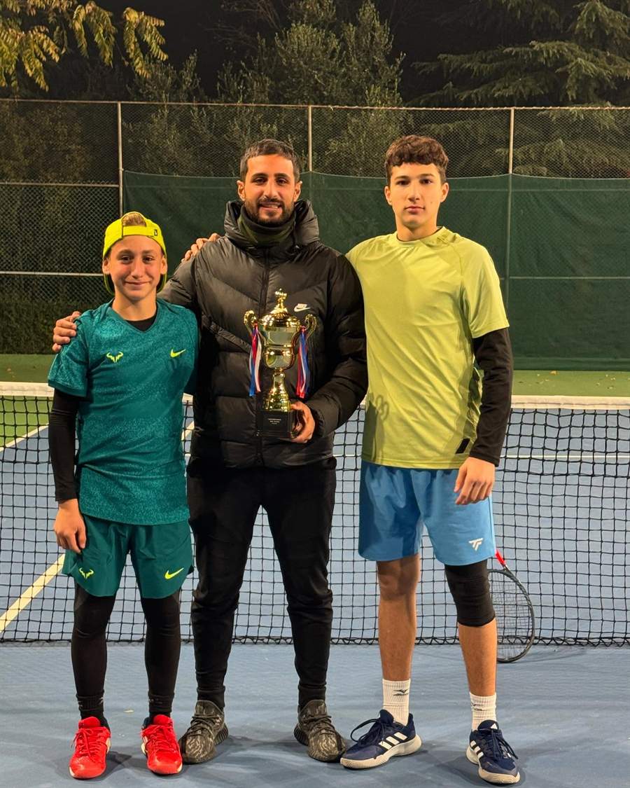 Aiger Sulo with Ares F. and Enian M., runners-up at the 2024 national team championship